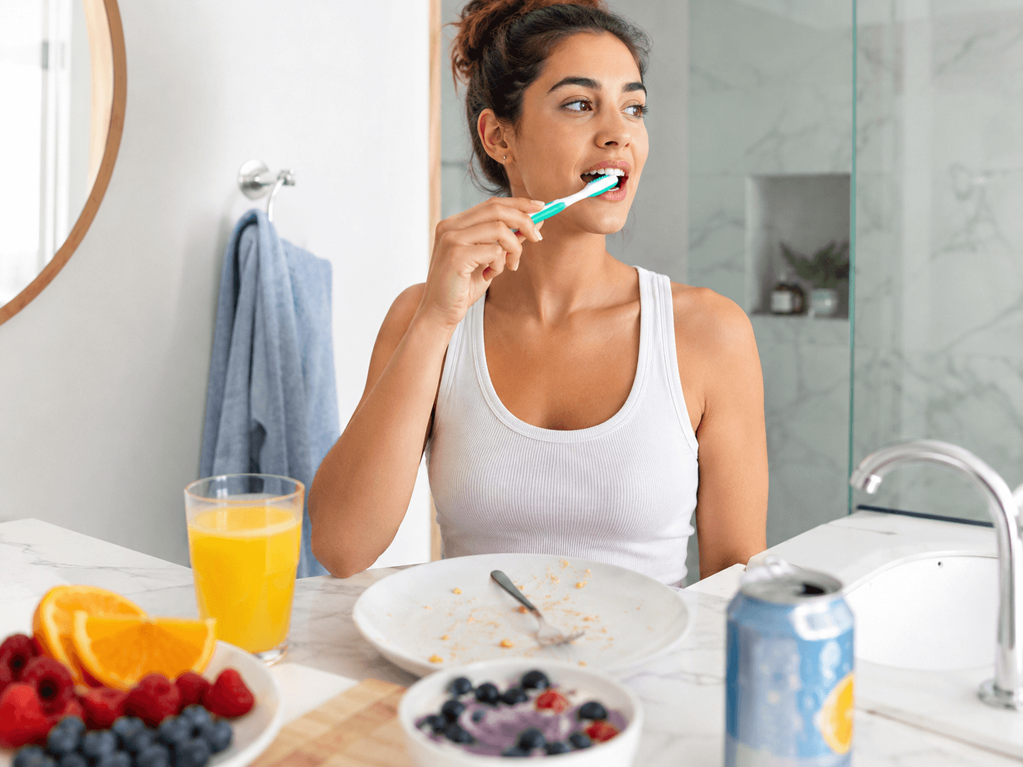 Sapevi che lavare i denti subito dopo ogni pasto può danneggiarli?