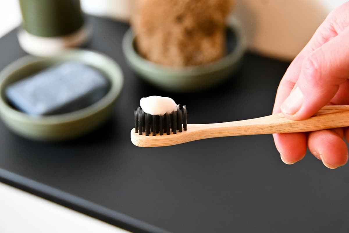 Che cos'è l'SLS nel dentifricio?